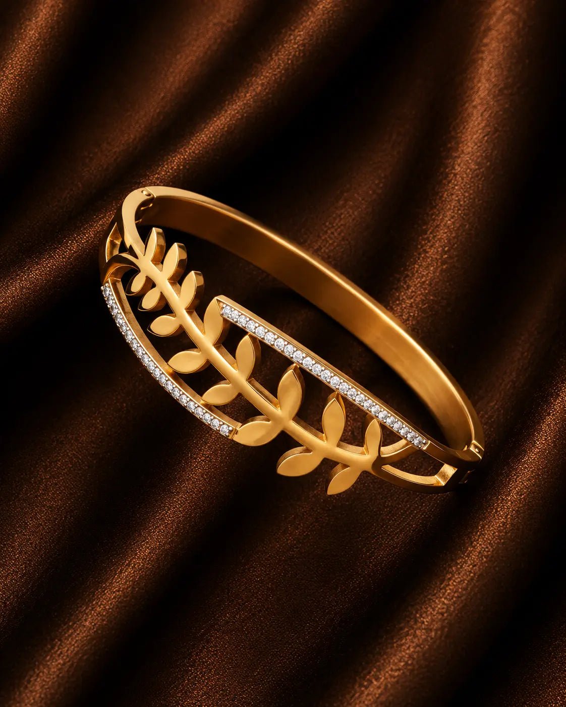 Zilveras Luxe Leaf Crystal Bangle